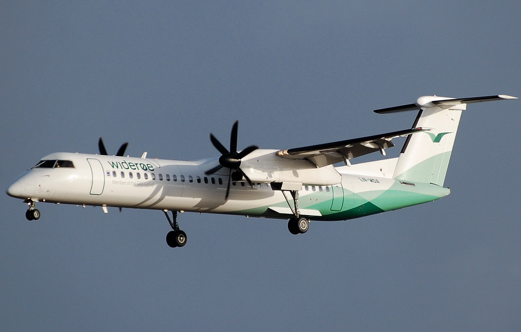 LN-WDA (4069) 2002 Bombardier Dash 8-Q402