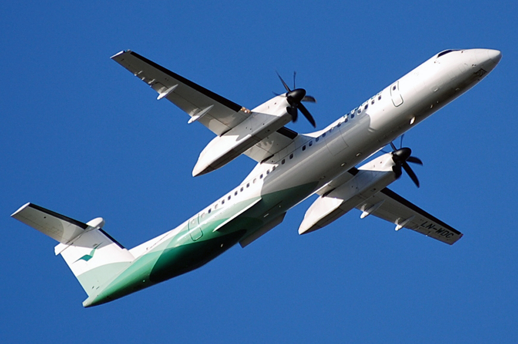LN-WDC (4071) 2002 Bombardier Dash 8-Q402