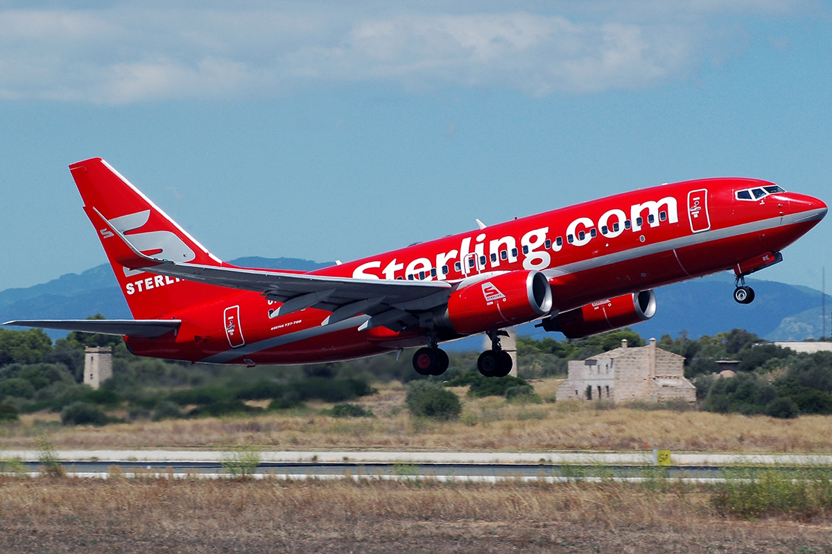 OY-MRE (28008) 1999 Boeing 737-7L9(WL)