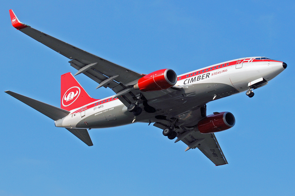 OY-MRS (32737) Boeing 737-76N