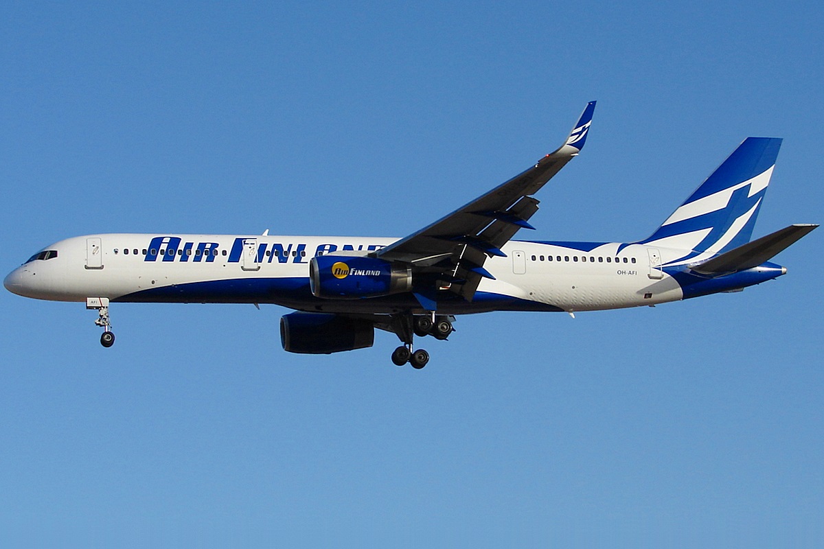 OH-AFI (26330) 1996 Boeing 757-2K2 WL