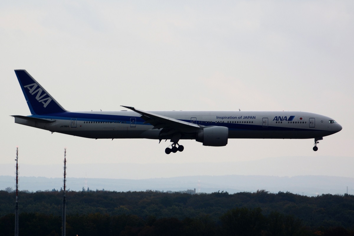 JA786A (cn 37948) Boeing 777-381ER