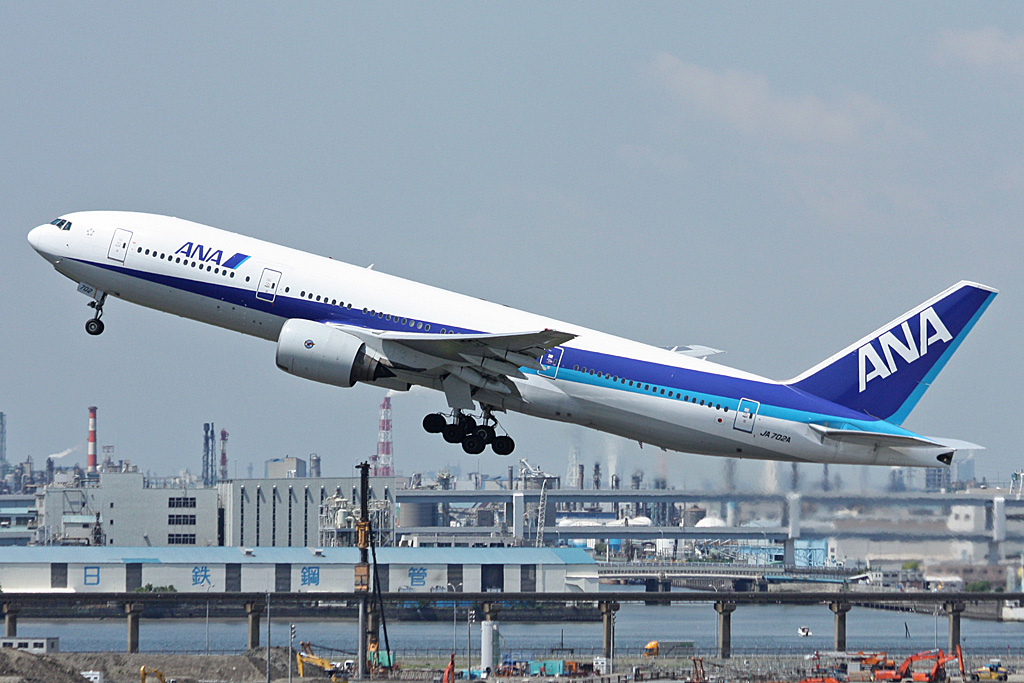 JA702A, (cn 27033/75), Boeing 777-281