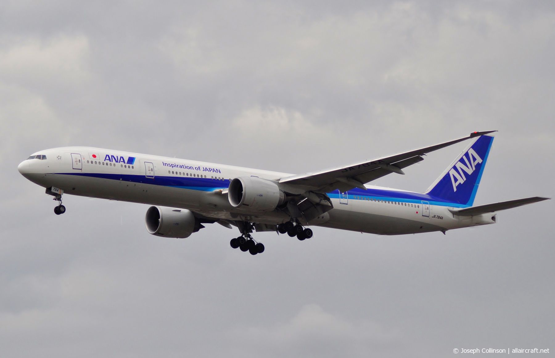 JA784A (cn 37950) Boeing 777-381ER