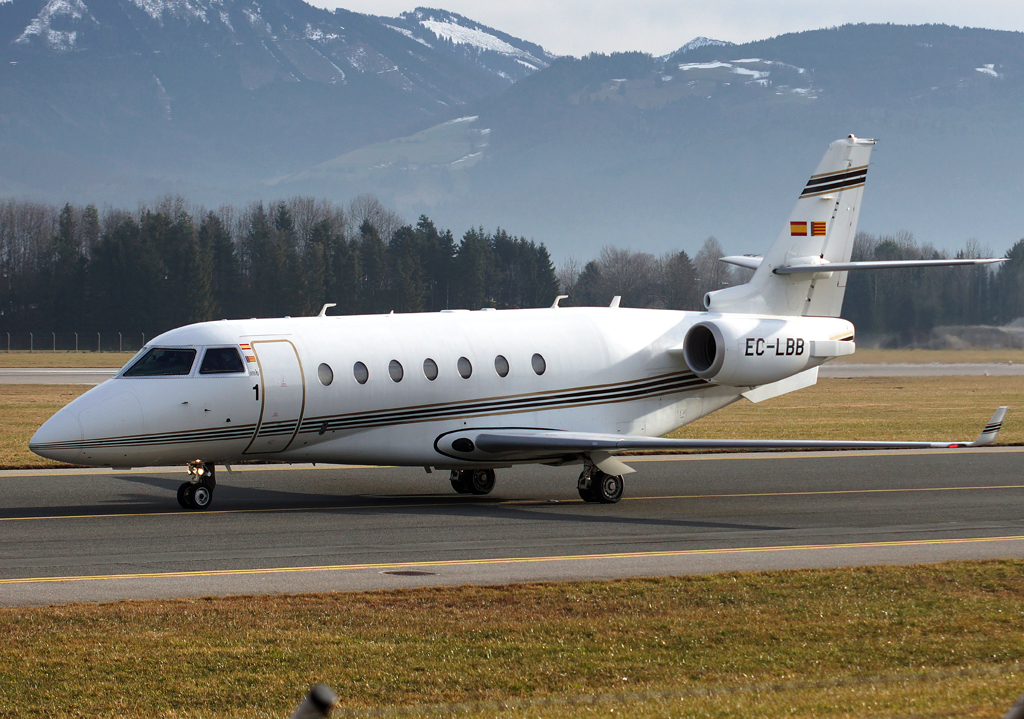 EC-LBB (222) 2009 Gulfstream G200
