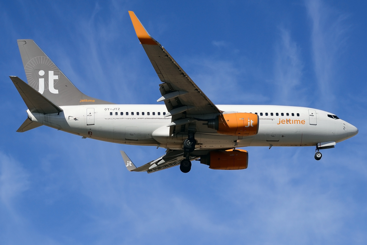 OY-JTZ (29083) 1999 Boeing 737-73S(WL)