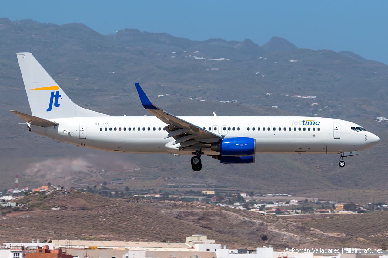 OY-JZK (30296) 2005 Boeing 737-86Q(WL)