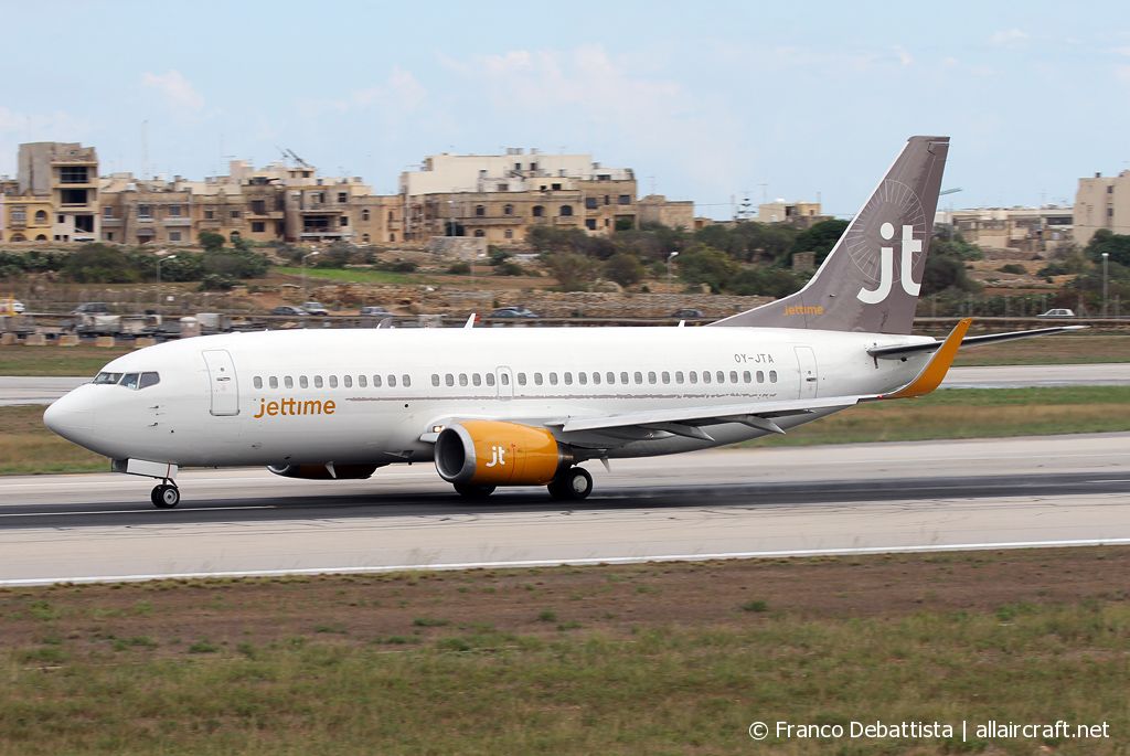 OY-JTA (23631) 1987 Boeing 737-33A WL