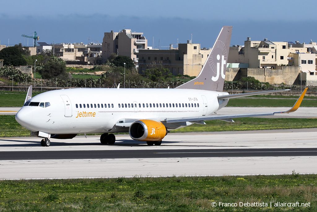 OY-JTA (23631) 1987 Boeing 737-33A(WL)