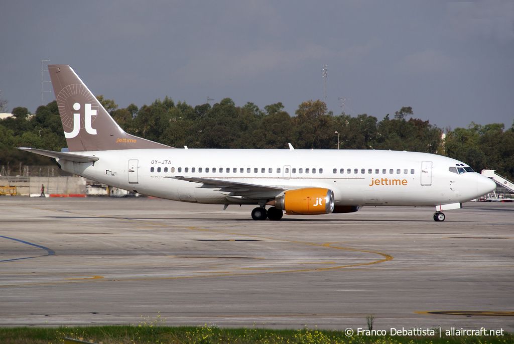 OY-JTA (23631) 1987 Boeing 737-33A(WL)