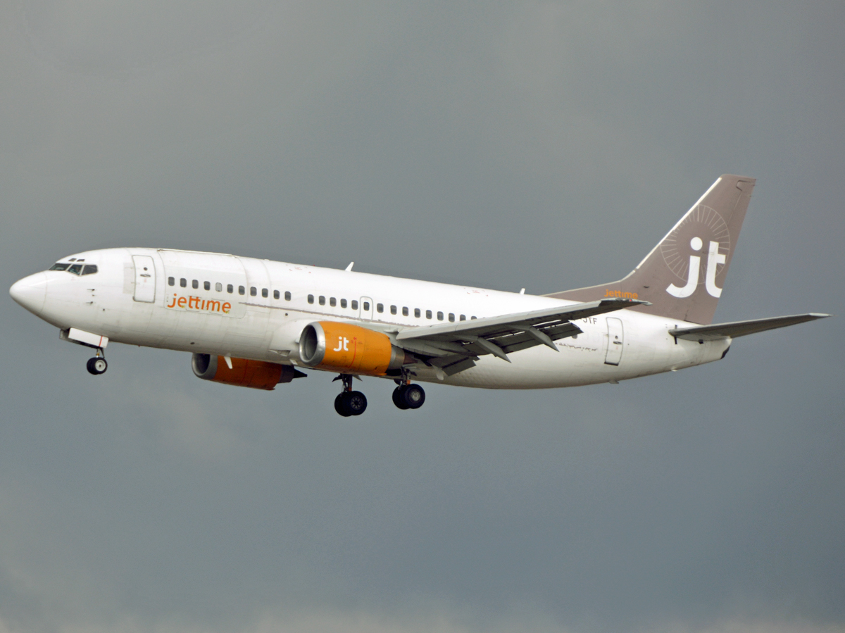 OY-JTF (24364) 1988 Boeing 737-382