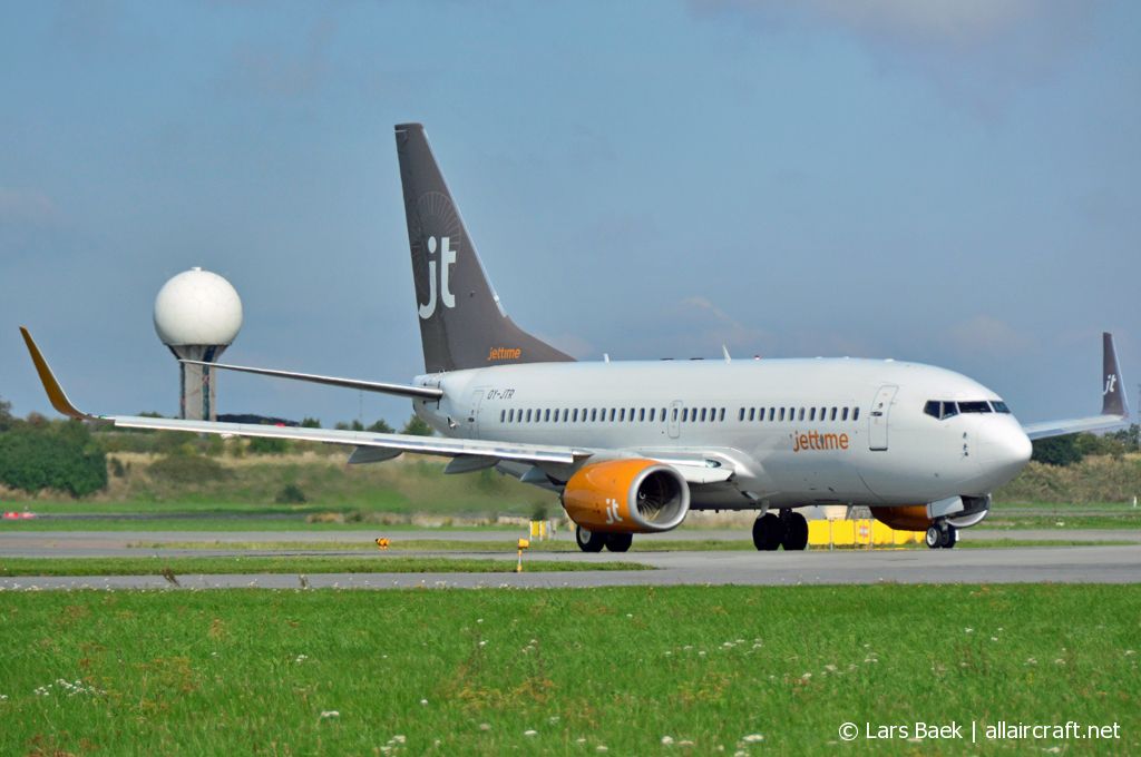 OY-JTR (28497) 1999 Boeing 737-73A(WL)