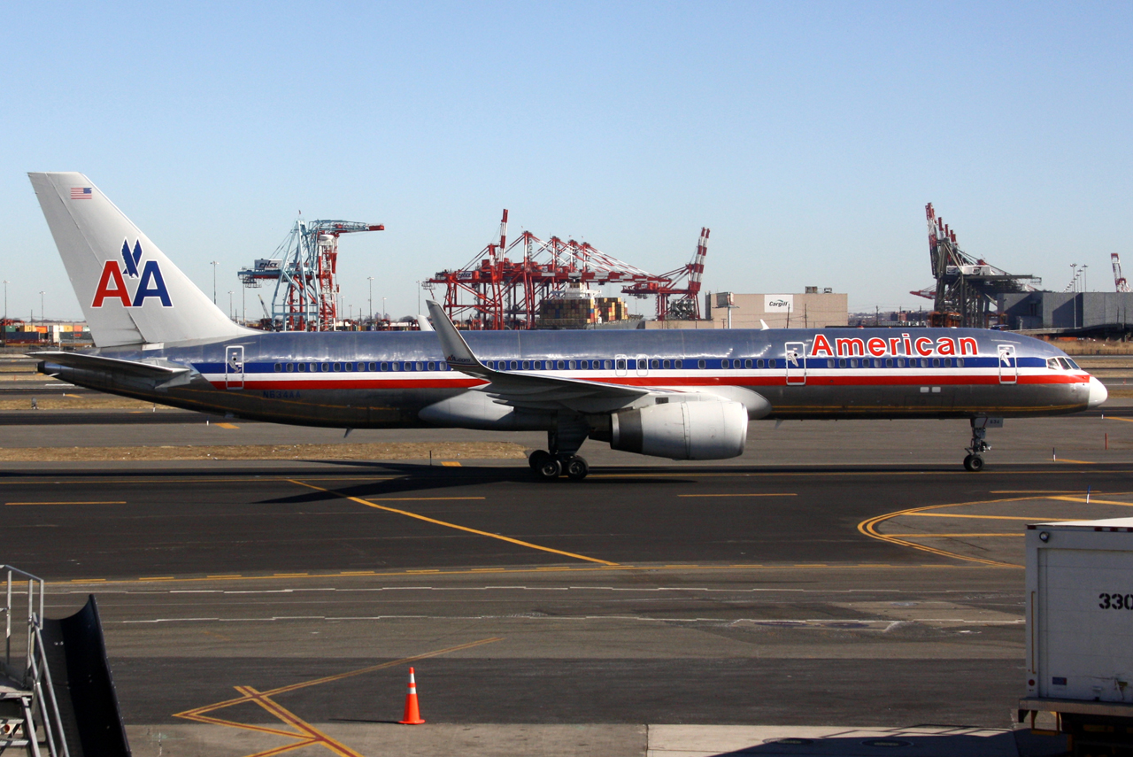 N634AA (24592) 1991 Boeing 757-223 WL