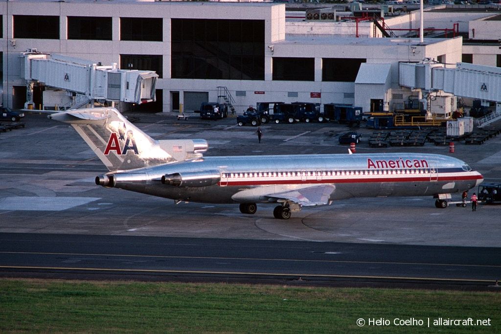 N851AA (1187) 1976 Boeing 727-223