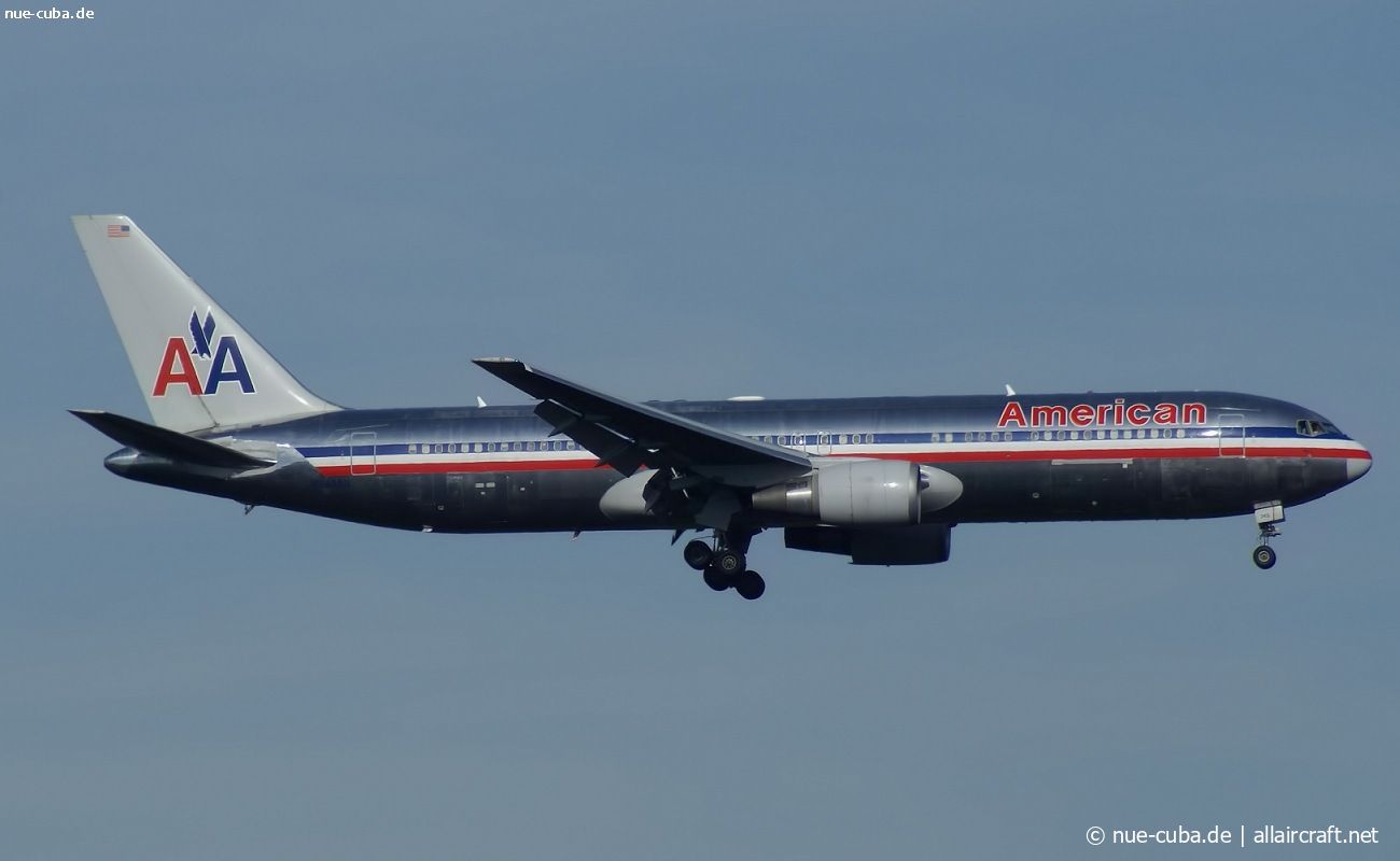 N343AN (33082) 2003 Boeing 767-323ER(WL)