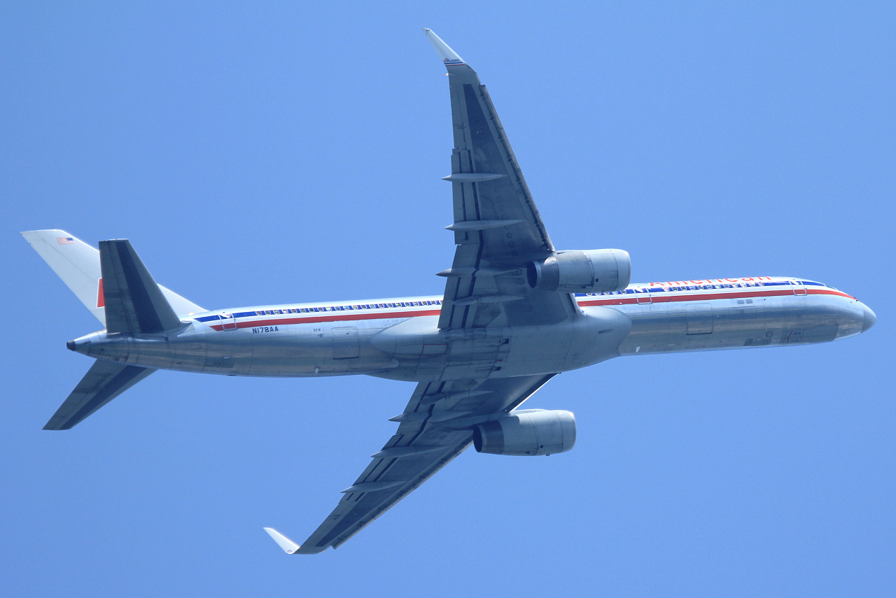 N178AA (32398) 2002 Boeing 757-223 WL
