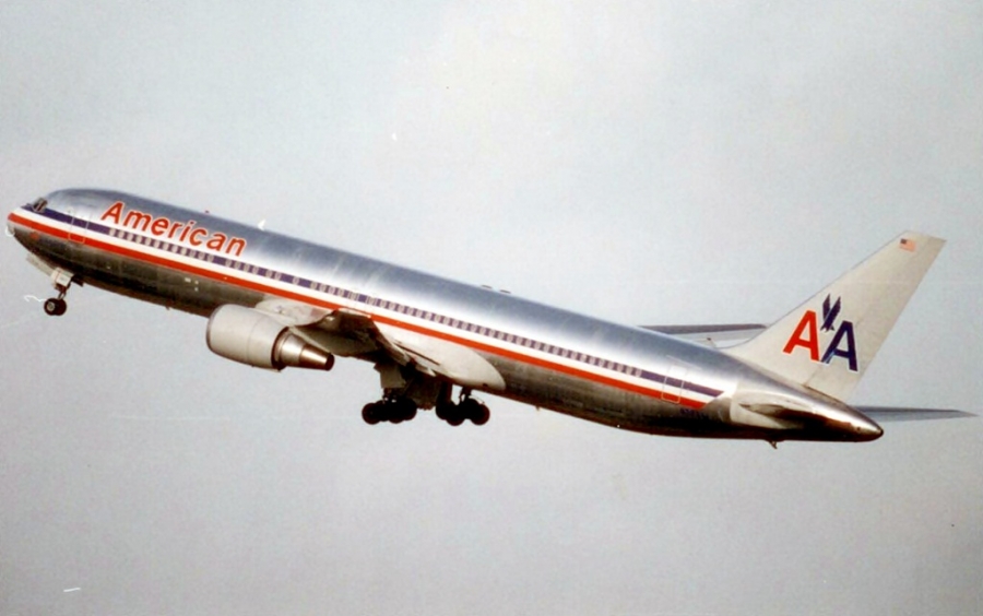 N352AA (cn 24033) Boeing 767-323ER