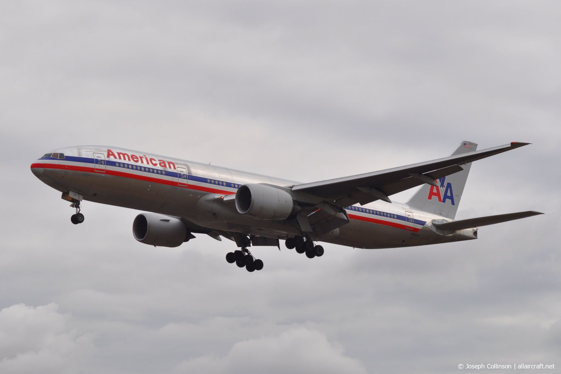 N782AN (30003) 2000 Boeing 777-223(ER)
