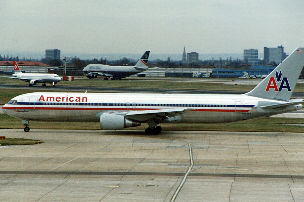 N39364 (cn 24045) Boeing 767-323ER