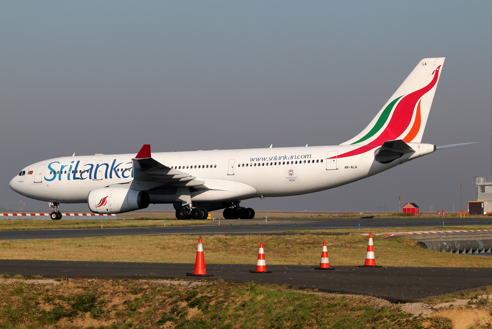 4R-ALA (303) 1999 Airbus A330-243
