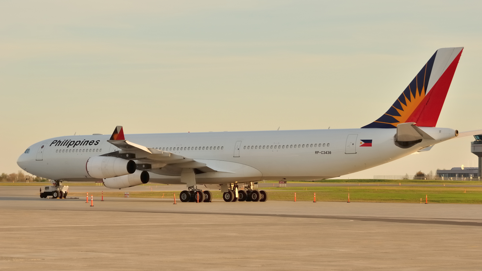 RP-C3438 (387) 2001 Airbus A340-313
