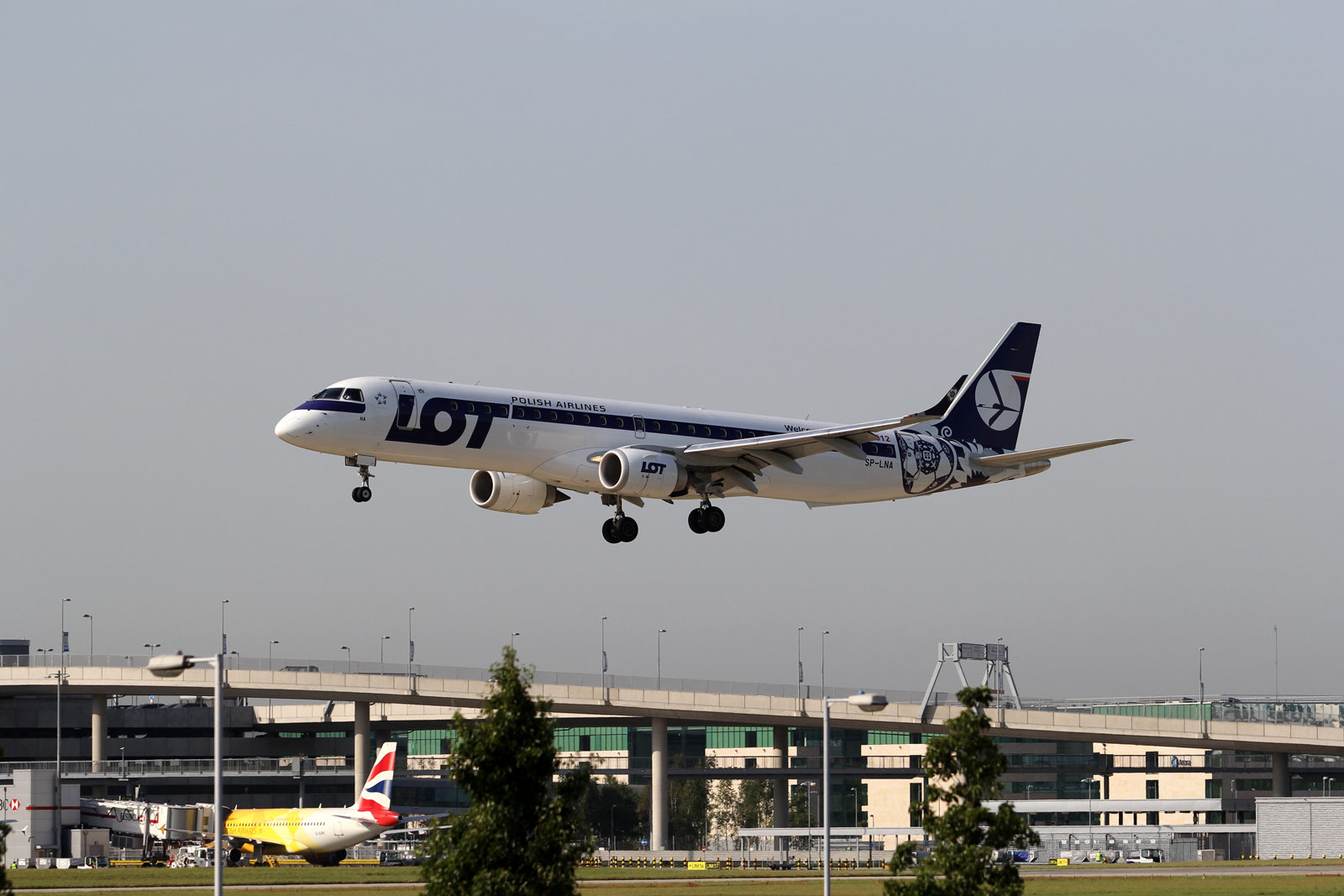 SP-LNA (19000415) Embraer 190-200LR