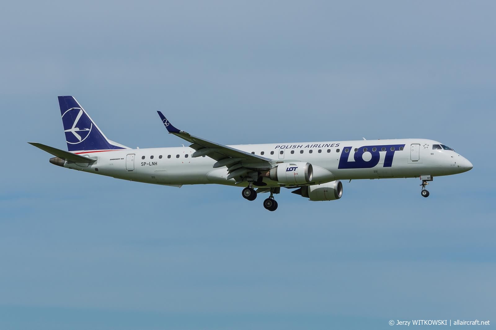 SP-LNH (19000239) Embraer 190-200IGW