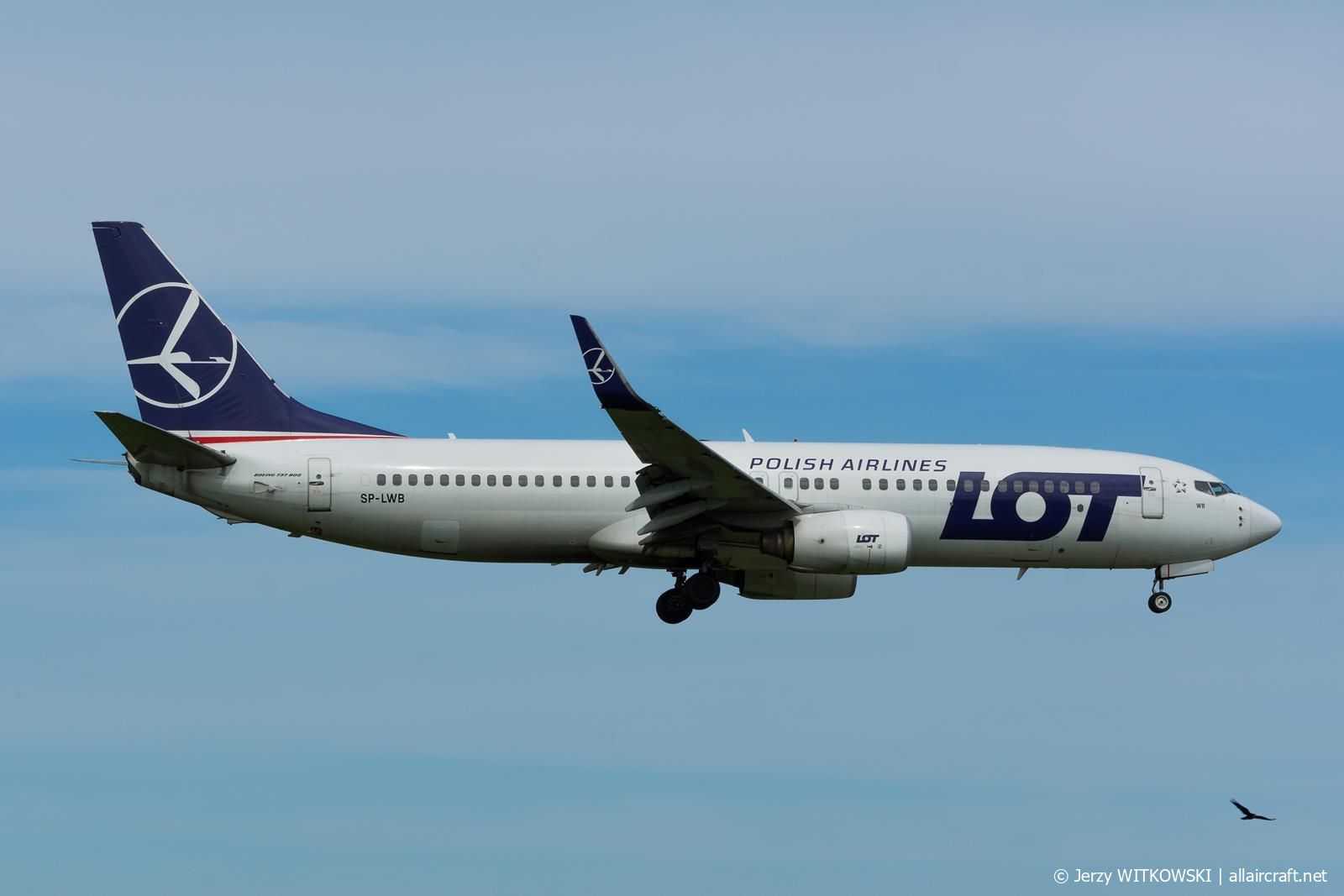 SP-LWB (32800) 2005 Boeing 737-89P(WL)