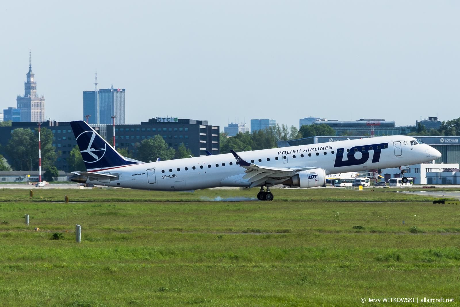 SP-LNH (19000239) Embraer 190-200IGW