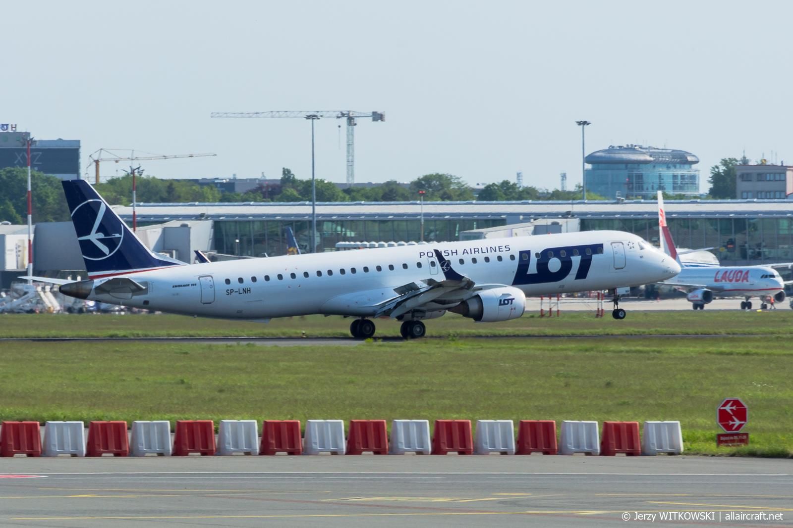 SP-LNH (19000239) Embraer 190-200IGW