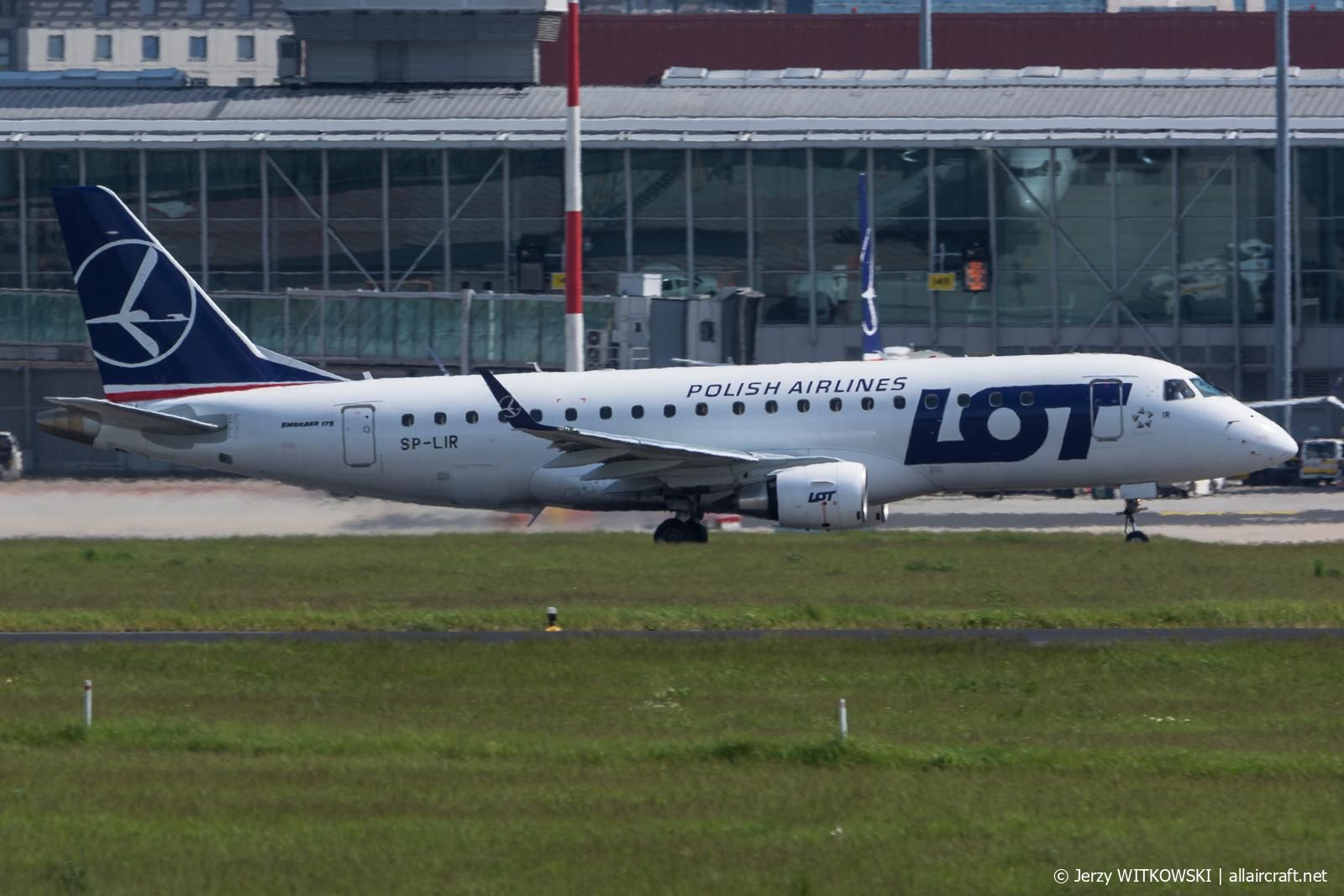 SP-LIR (17000340) Embraer ERJ-175STD