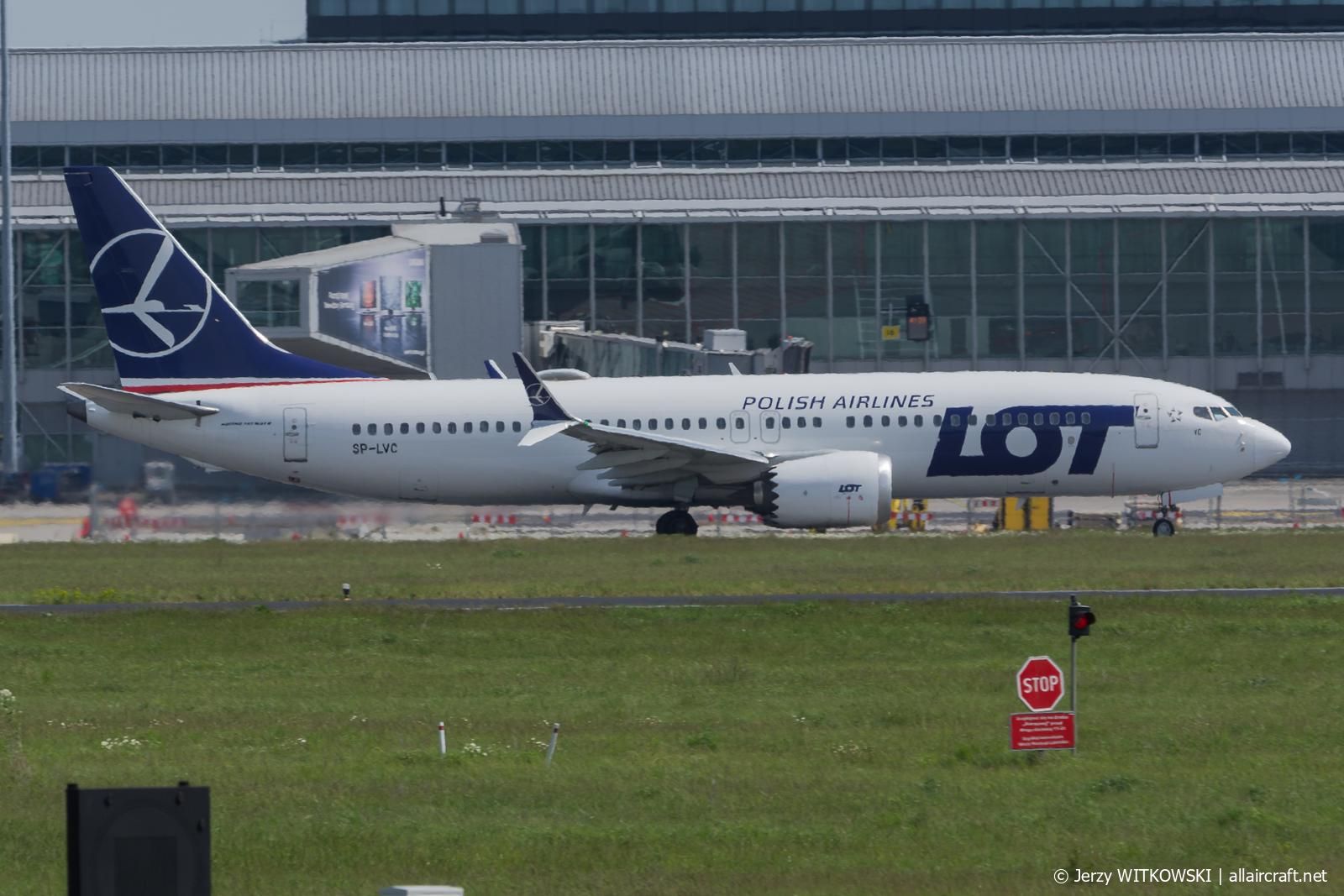SP-LVC (43347) 2018 Boeing 737-8 MAX