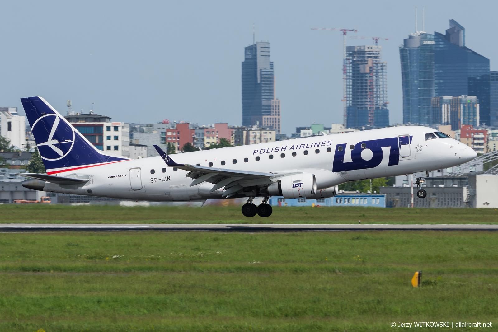 SP-LIN (17000313) Embraer 170-200LR