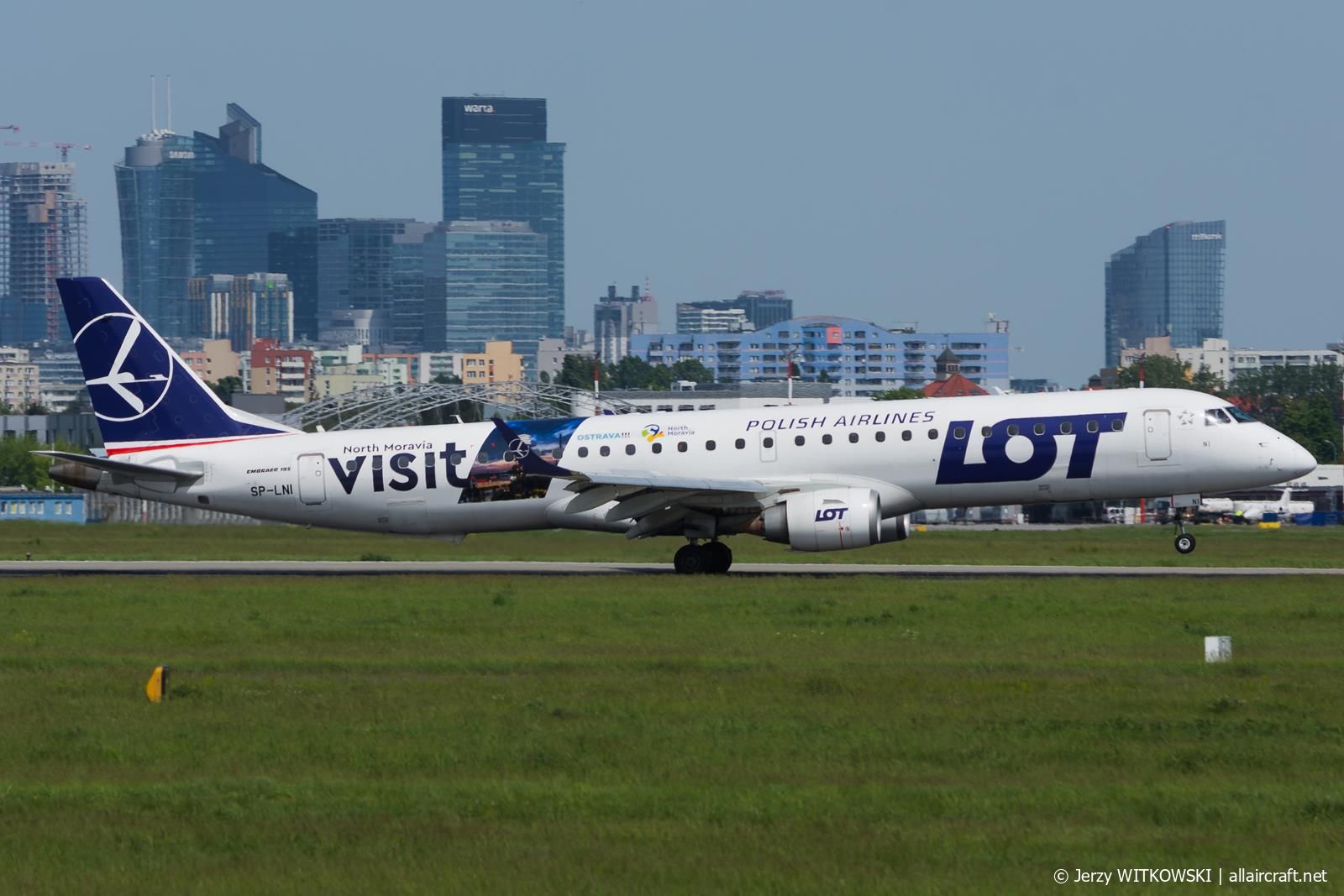 SP-LNI (19000240) Embraer 190-200IGW