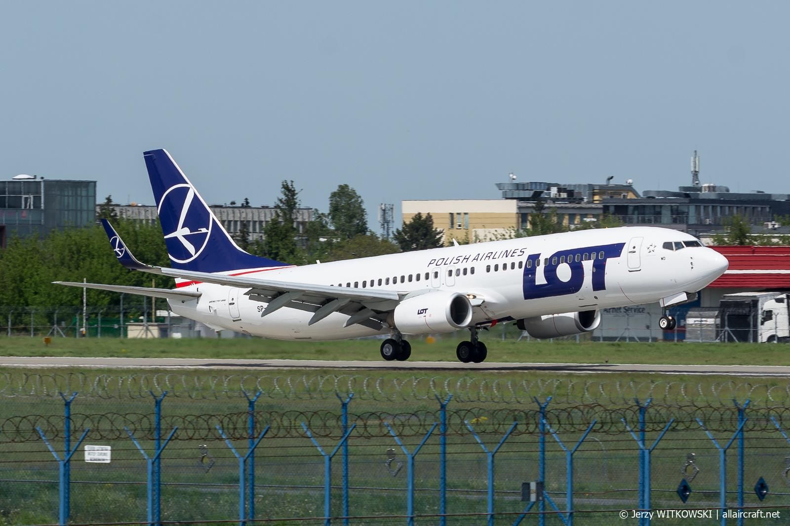 SP-LWD (32802) 2005 Boeing 737-89P(WL)