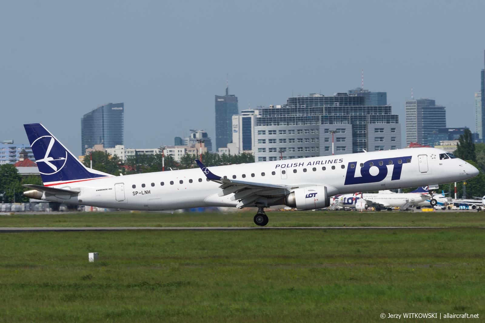 SP-LNH (19000239) Embraer 190-200IGW
