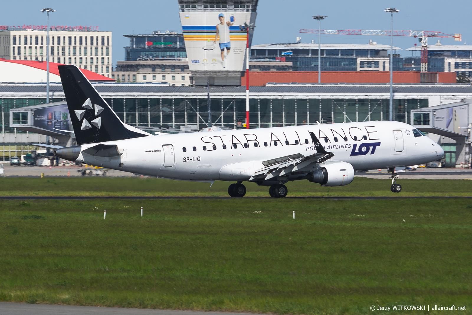 SP-LIO (17000321) Embraer 170-200LR