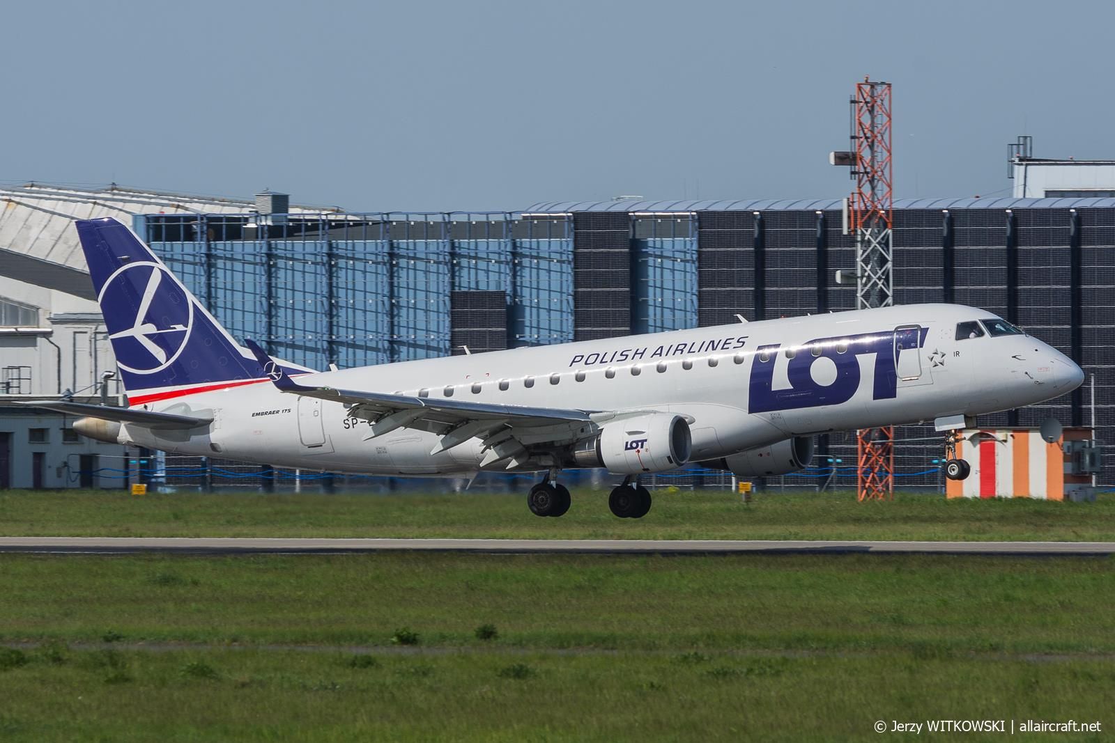 SP-LIR (17000340) Embraer ERJ-175STD
