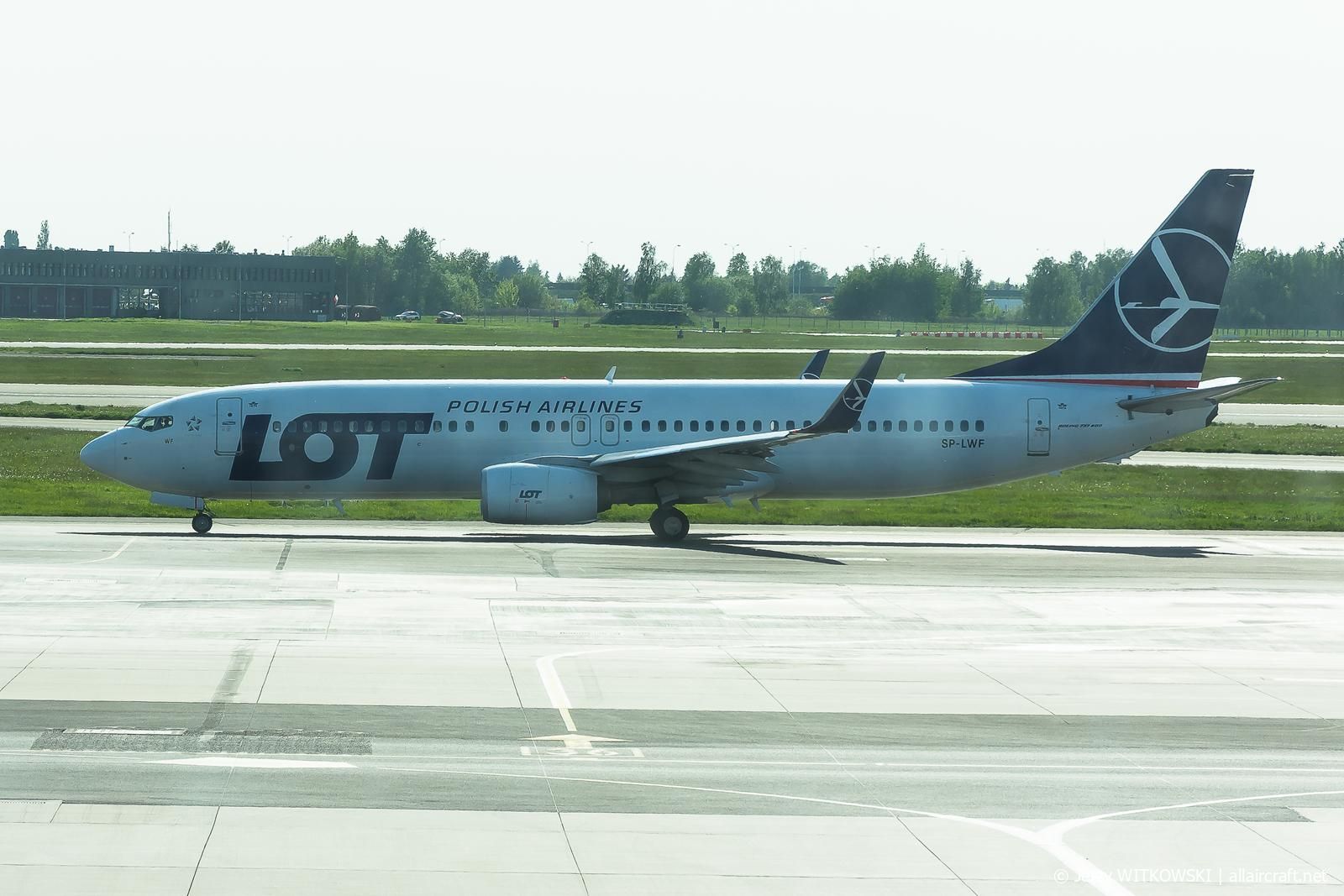 SP-LWF (36825) 2011 Boeing 737-86N(WL)