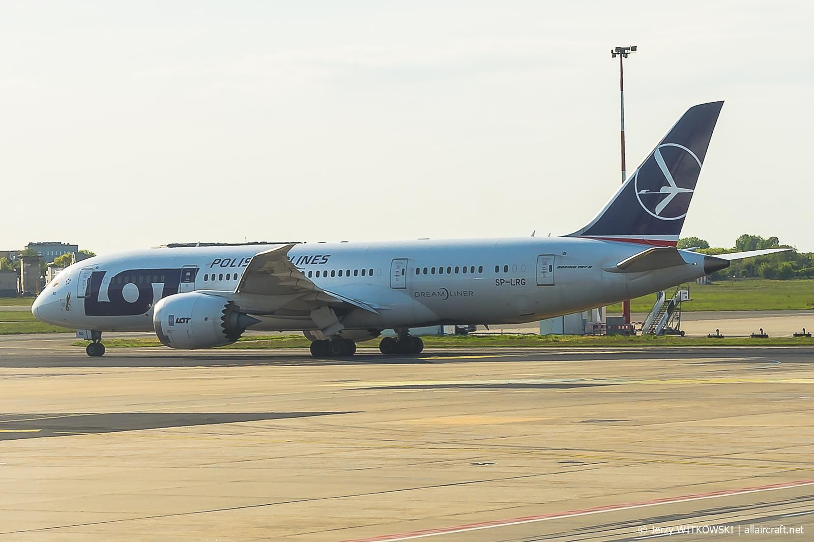 SP-LRG (35944) 2017 Boeing 787-8 Dreamliner