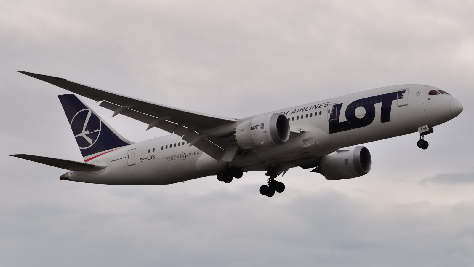 SP-LRB (37894) 2012 Boeing 787-8 Dreamliner