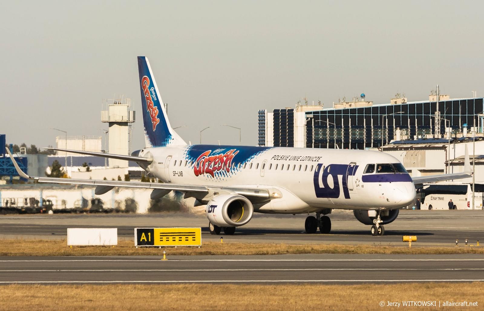 SP-LNB (19000444) Embraer 190-200LR