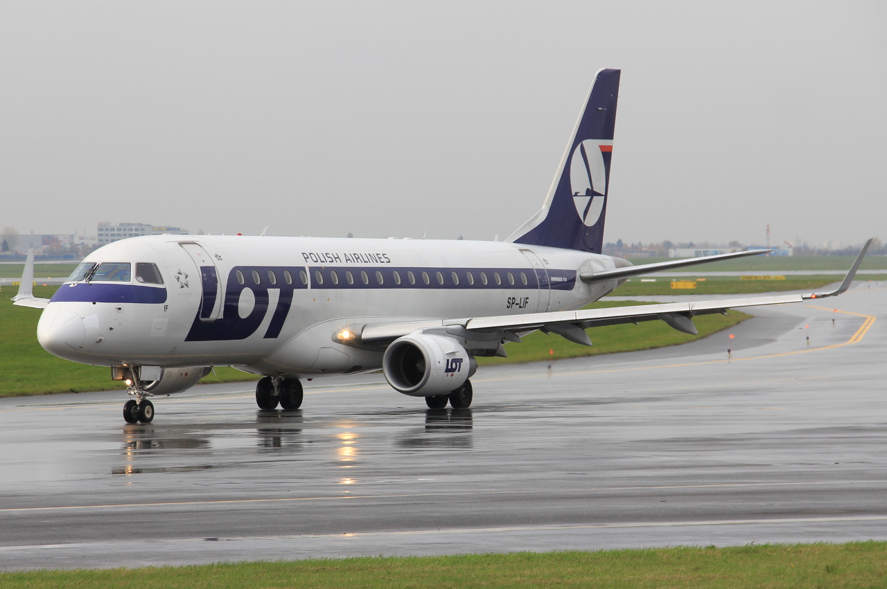 SP-LIF (17000154) Embraer 170-200LR