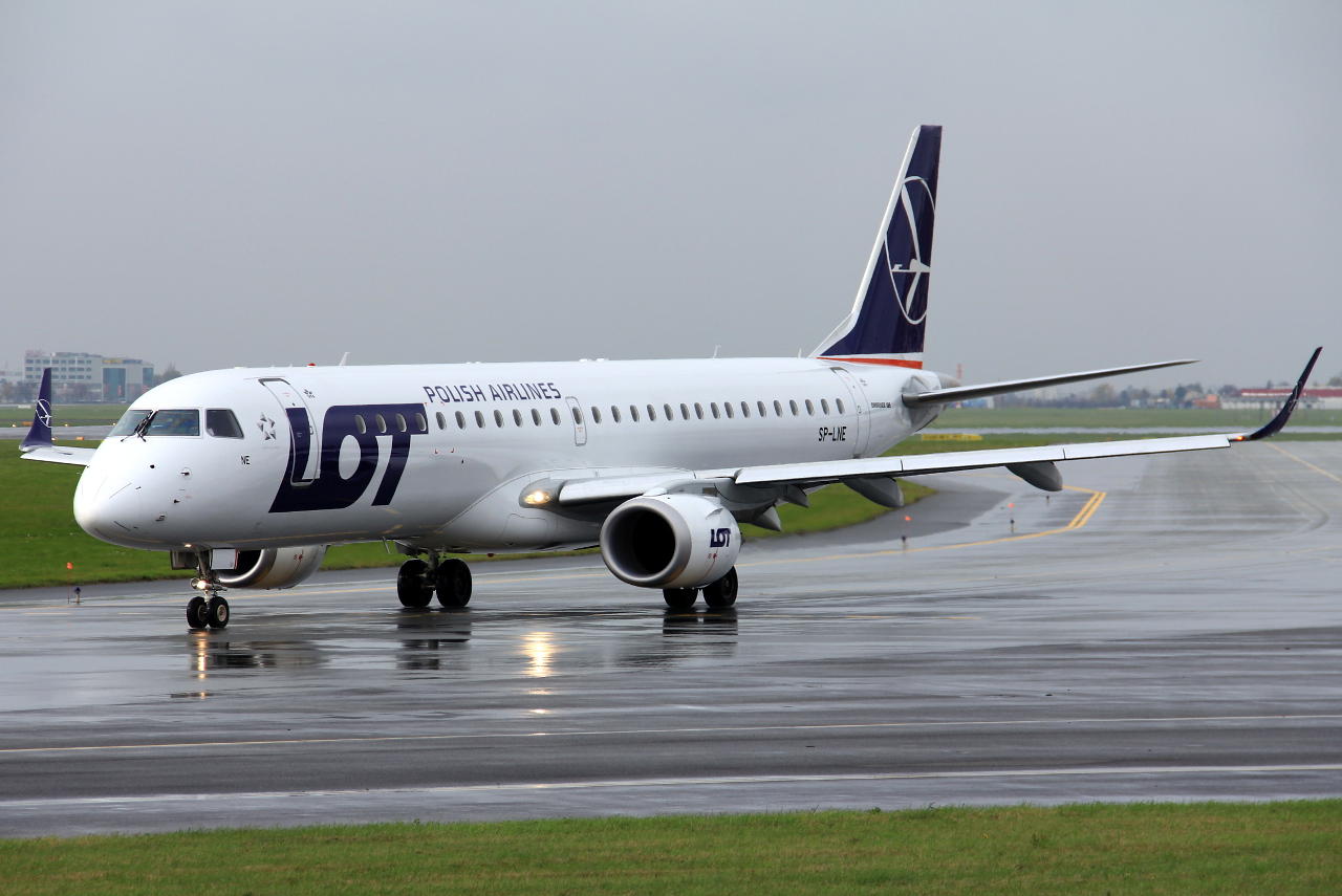 SP-LNE (19000583) Embraer 190-200LR