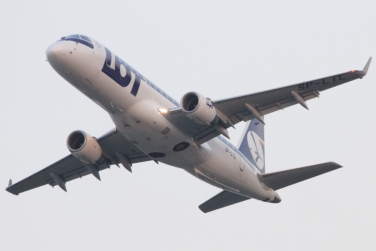 SP-LIL (17000306) Embraer 170-200LR