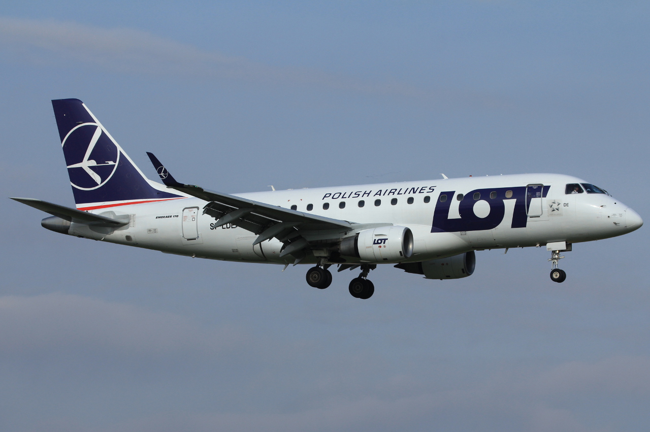 SP-LDE (17000029) Embraer 170-100LR