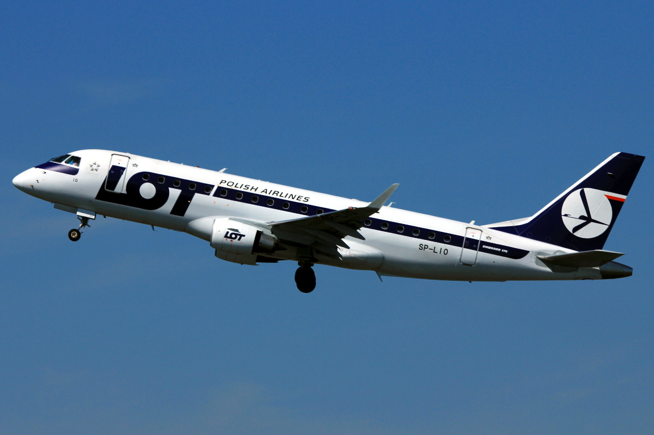 SP-LIO (17000321) Embraer 170-200LR