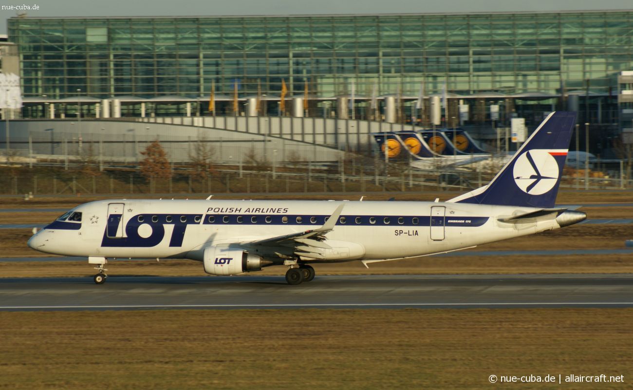 SP-LIA (17000125) Embraer 170-200STD