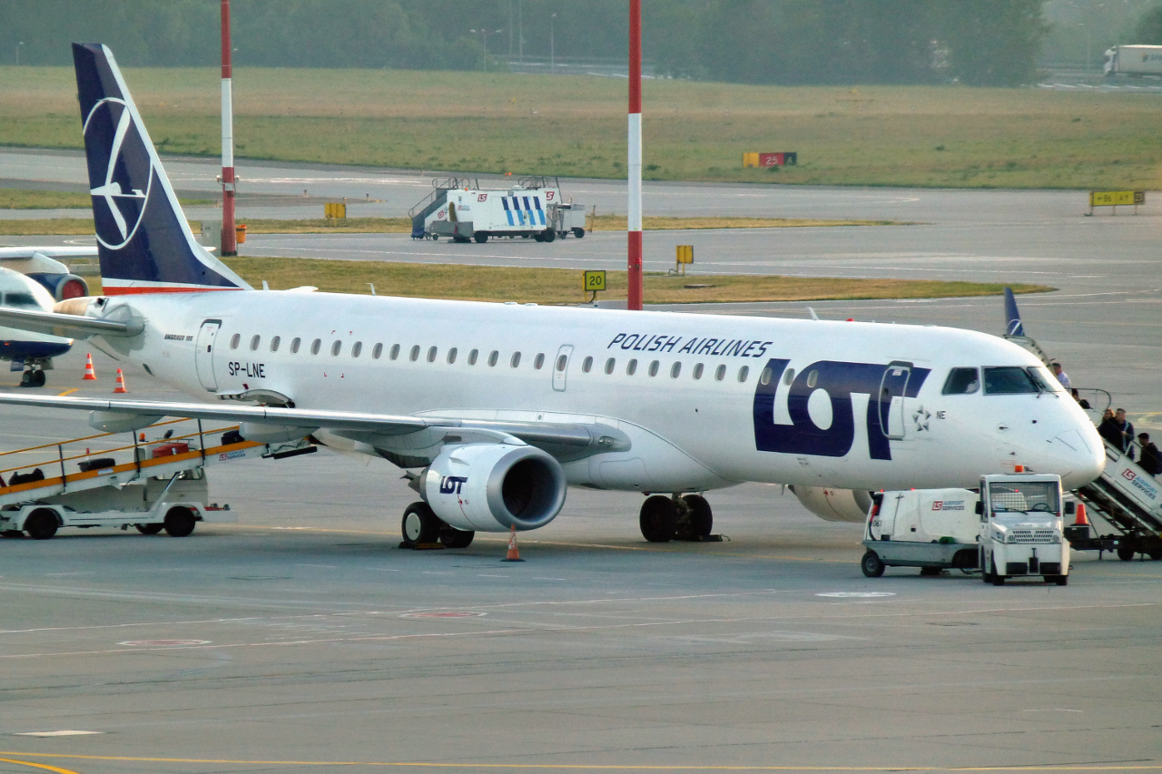 SP-LNE (19000583) Embraer 190-200LR
