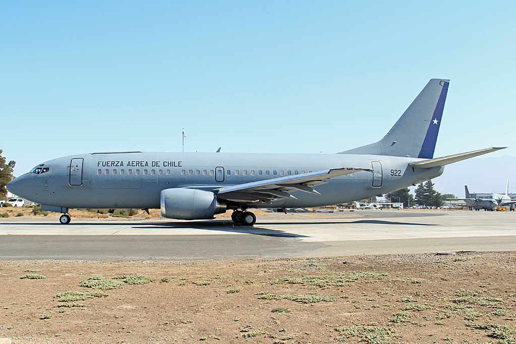 922 (23524) 1986 Boeing 737-330(QC)